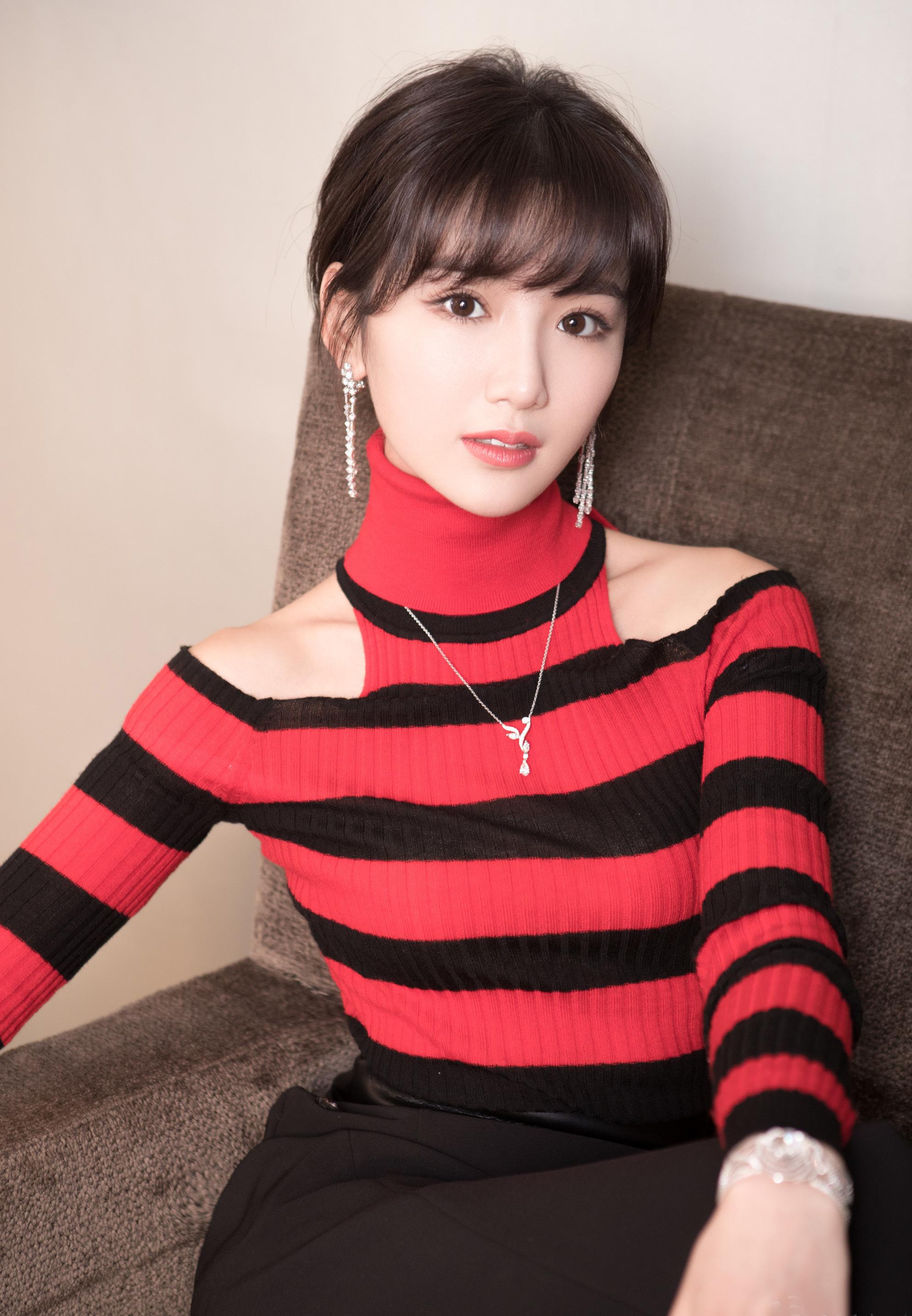 5岁仍未婚单身《云襄传》主演毛晓彤，亲情、爱情有泪有屈辱