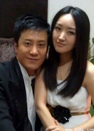 杨玉莹的老公是谁?鲍国安是什么背景和来头?