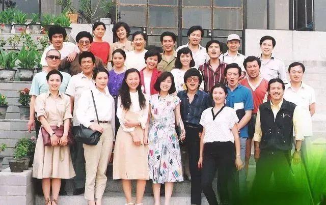 唐国强所在的表演系八五班毕业合影