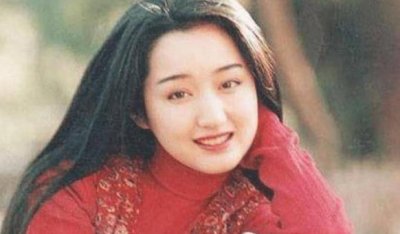 ​47岁杨钰莹被传出结婚婚喜讯，没想到结婚对象是他，网友：般配