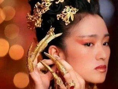 ​清朝妃子总会带着长甲套 这东西到底有什么作用