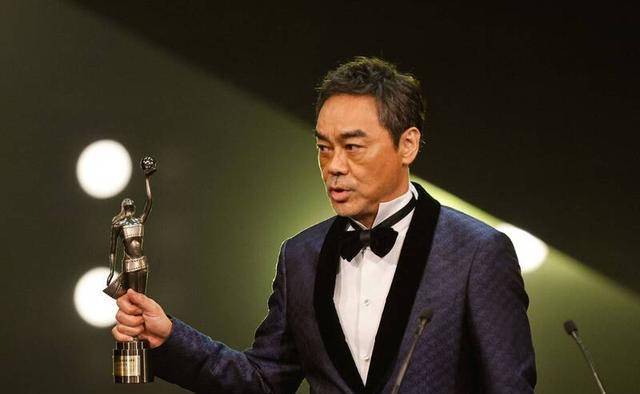 郑秀文获奖后感谢许志安 称丈夫总是在自己身边，给自己打气