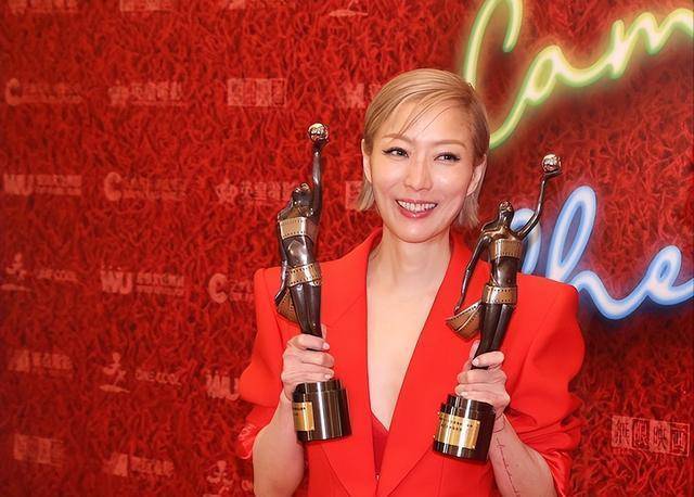 郑秀文获奖后感谢许志安 称丈夫总是在自己身边，给自己打气