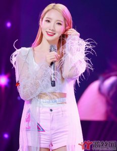 ​孟美岐几岁去的韩国 不用管她多大了努力了就可以