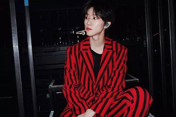 为何叫徐明浩为小八 有粉丝称呼他为“8爷”或“8爹”