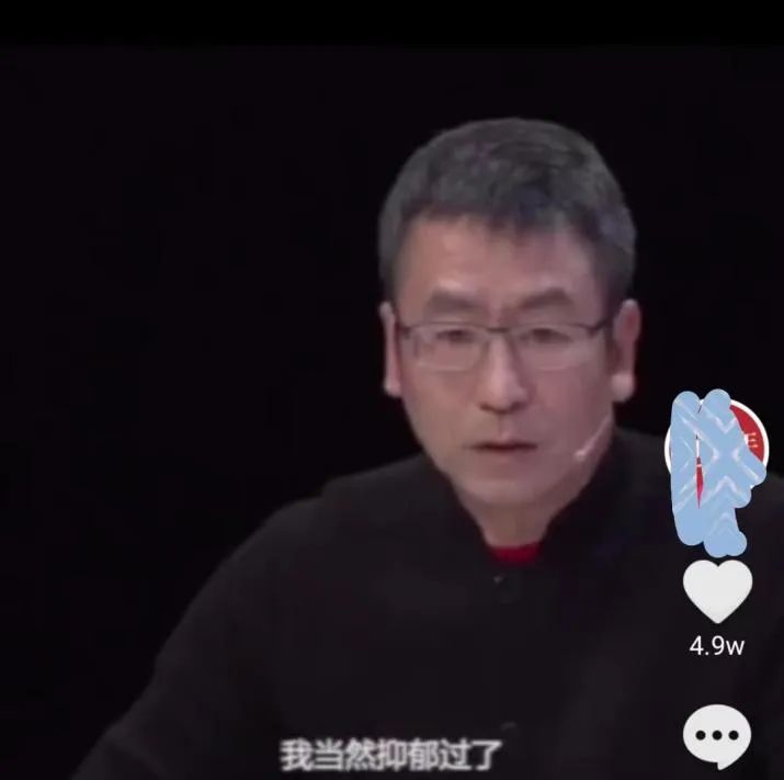 “央视一哥”白岩松，与妻子一见钟情，低调恩爱25年，谁会想到他也曾和死神擦肩而过