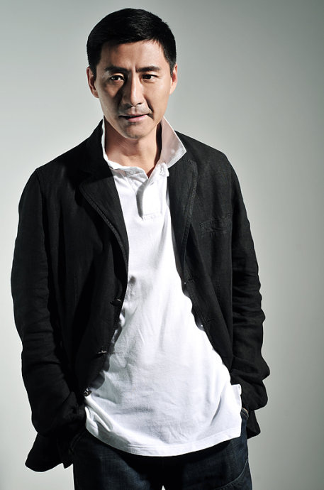 当红男星张子健：带着女儿再婚，怒砸继子电脑，现在过得怎样了？