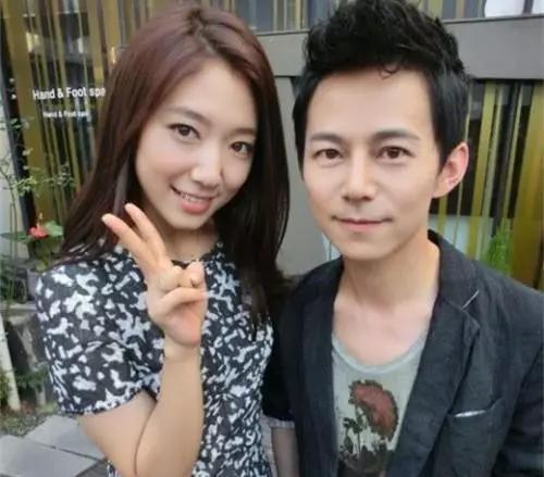 何炅的老婆叫什么，何炅的老婆是谢娜吗,本文共（2899字）