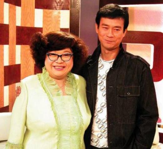 郑少秋官晶华（官晶华到底什么来头）(12)