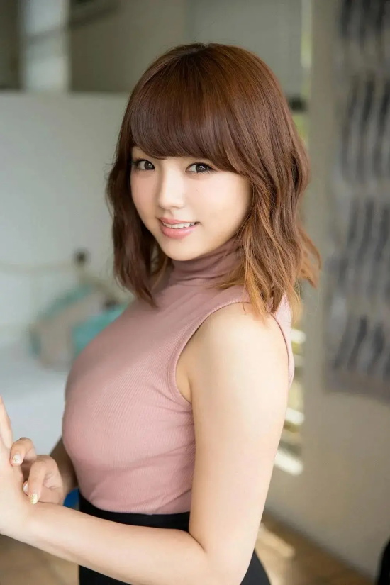 筱崎爱：所有的肉都刚刚好，微胖女神