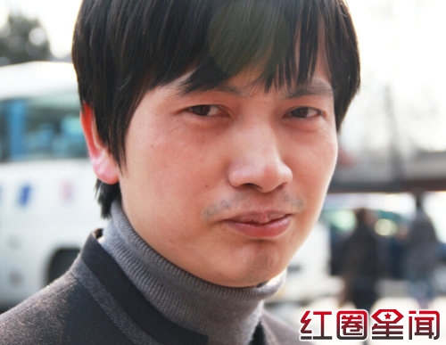 作家张一一高考作文得29分 揭其微博为什么被封