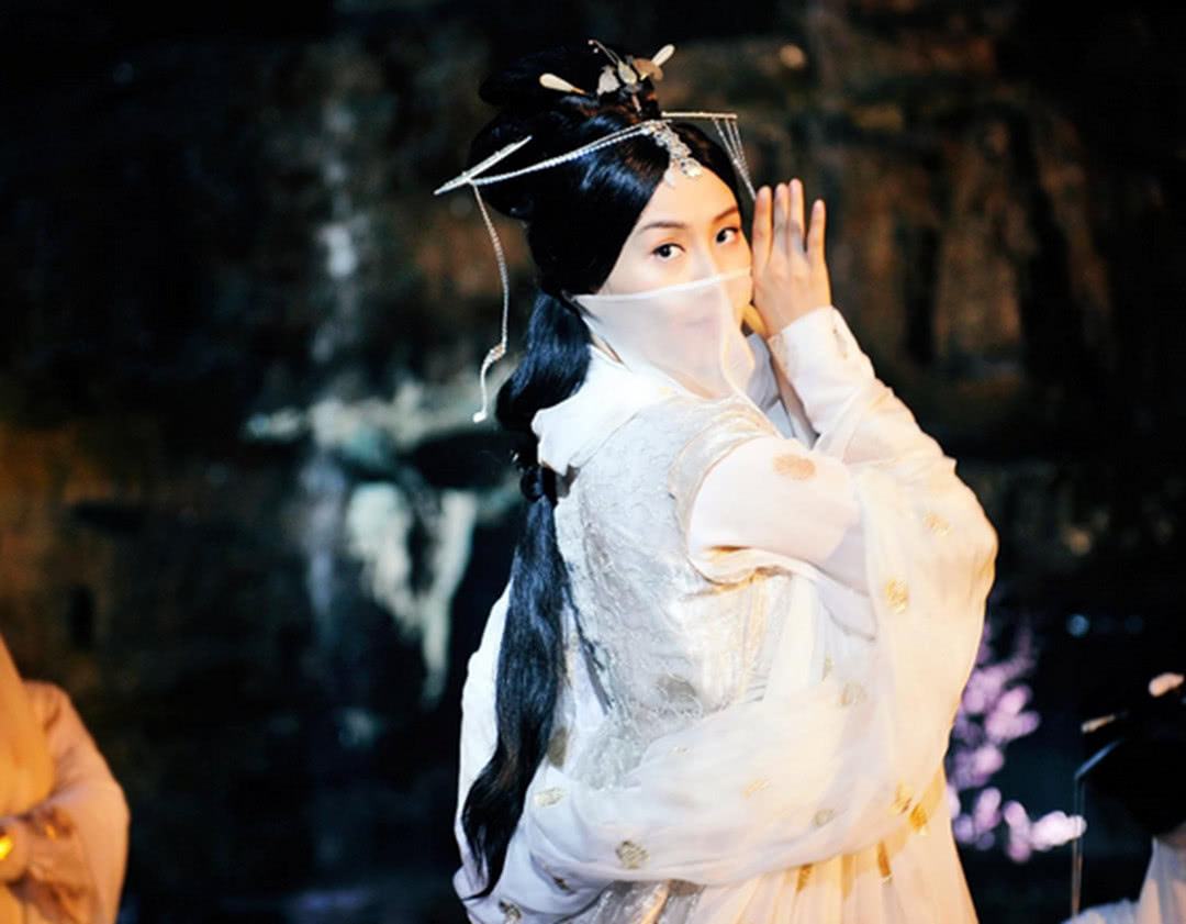 汉武帝刘彻：一生经历那么多的女人，最后与之合葬的是谁？