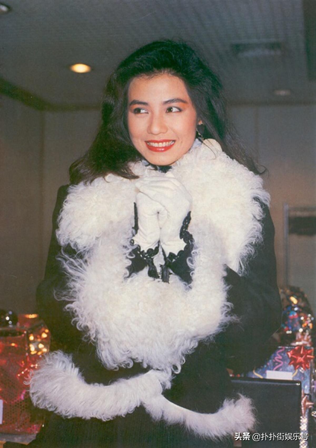 看了钟楚红年轻时的照片,你就知道她为什么红透香港