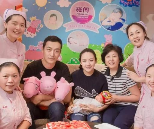 杨臣刚在春晚上假唱（杨臣刚一首歌赚1.7亿）