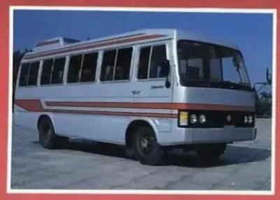 ​北京制造红叶牌旅游车