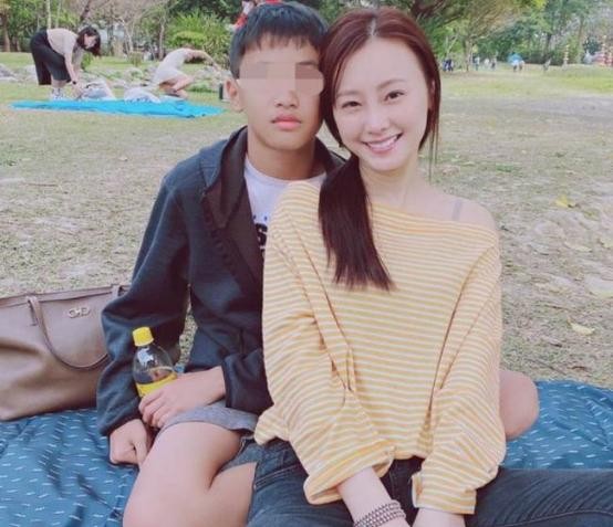 廖景萱的男朋友是谁(35岁廖景萱因离婚带两孩)