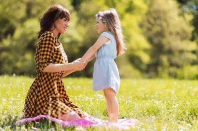 ​孩子做事为啥总是过于谨慎？家长要注意教育方式，少给孩子施压