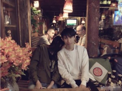 ​路人镜头下：梦泪女友，小浪浪女友，张大仙女友，差别有点大