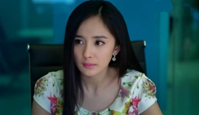 ​杨幂深夜打王者荣耀证明自己实力，但网友却只想起了诈捐门事件！