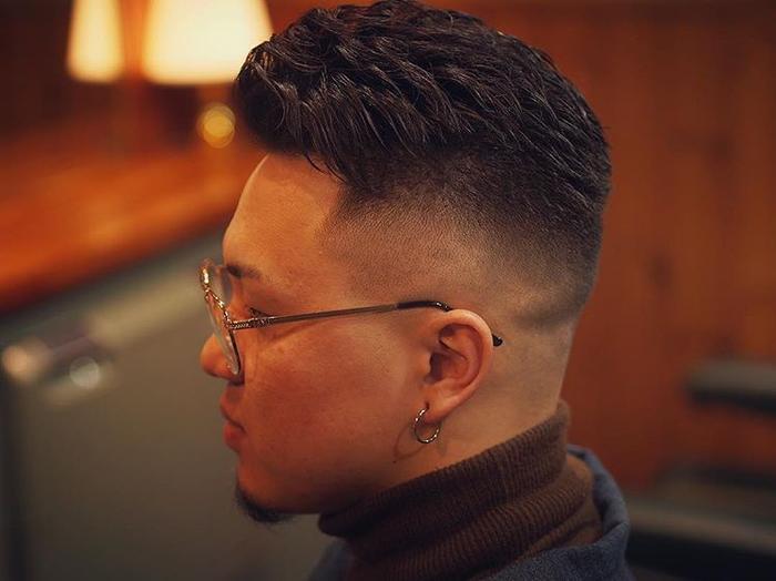 中年油头,时髦的侧分油头发型,精致质感更加动人迷人