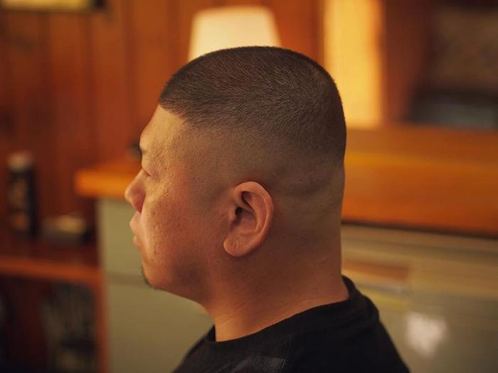 中年油头,时髦的侧分油头发型,精致质感更加动人迷人