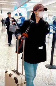 ​李菲儿穿连体内裤不惧走光，频靠打擦边球 成了黄晓明最香艳前女友