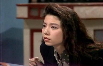 ​守望爱情，她是黄家驹的前女友，花十年才走出悲痛，今57岁仍不嫁