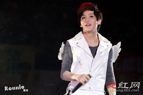 李炜和夏航燕个人资料关系 事件女主角把微博全部删除