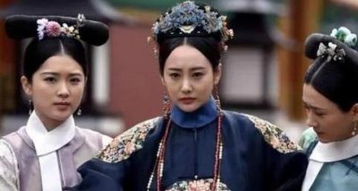 ​清朝后宫妃子走路为什么要用宫女扶着 脚下的鞋子才是罪魁祸首