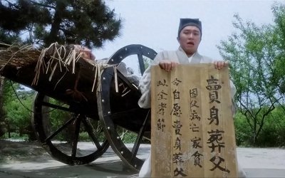 ​古代为什么会“卖身葬父”？自己挖坑埋了不行吗？看完你就懂了