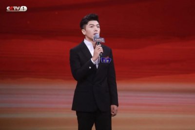 ​冯硕：从内蒙古走出的著名主持，当过5省主持人对家乡一往情深