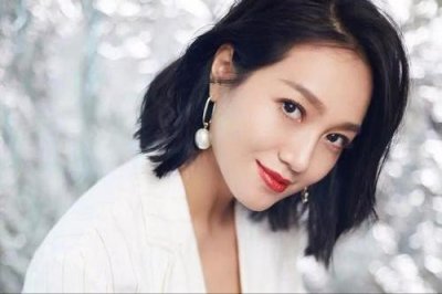 ​主持人朱丹：36岁下嫁周一围，在充满争议的婚姻中卑微求爱