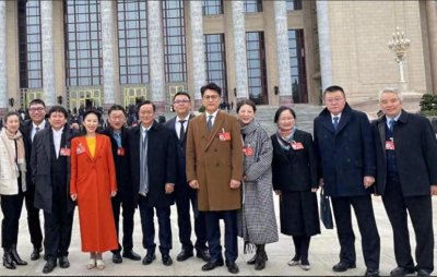 ​两会上的明星与体制地位，这4位明星能被国家认可，身份不一般