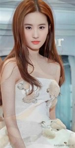 ​明星拍床戏时的生理反应，刘亦菲的回答引热议！