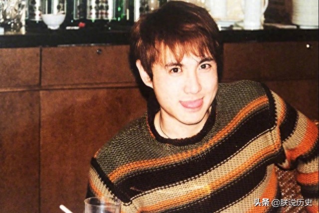 那些年的沈腾，罕见生活老照片，曾经是军艺里的校草