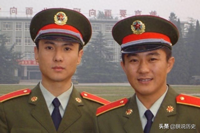 那些年的沈腾，罕见生活老照片，曾经是军艺里的校草