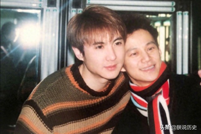 那些年的沈腾，罕见生活老照片，曾经是军艺里的校草