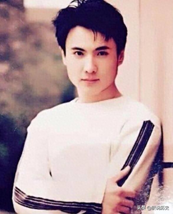 那些年的沈腾，罕见生活老照片，曾经是军艺里的校草