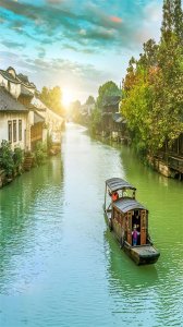 ​香港最美搬运工近照曝光：没嫁富二代，还在做苦力