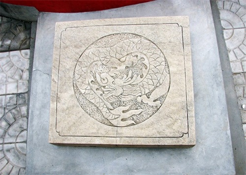 探访末代皇帝溥仪的陵墓：没有先祖们的奢华，但两位妻子陪葬左右