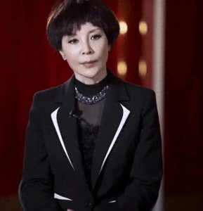 ​岳秀清:备受尊敬内地女演员才华横溢演技精湛深受观众喜爱和认可