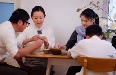 ​潘蔚：孙楠的妻子，近照面部苍老被嘲像“母子”