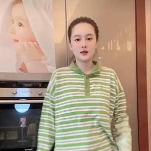 ​网红散打哥和赵本山女儿球球矛盾升级，怒晒聊天记录，要求互删