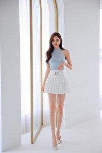 ​时尚美图：绝美养眼浅蓝无袖裙美女图集