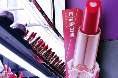 ​Revlon口红：时尚与品质交织的色彩传奇