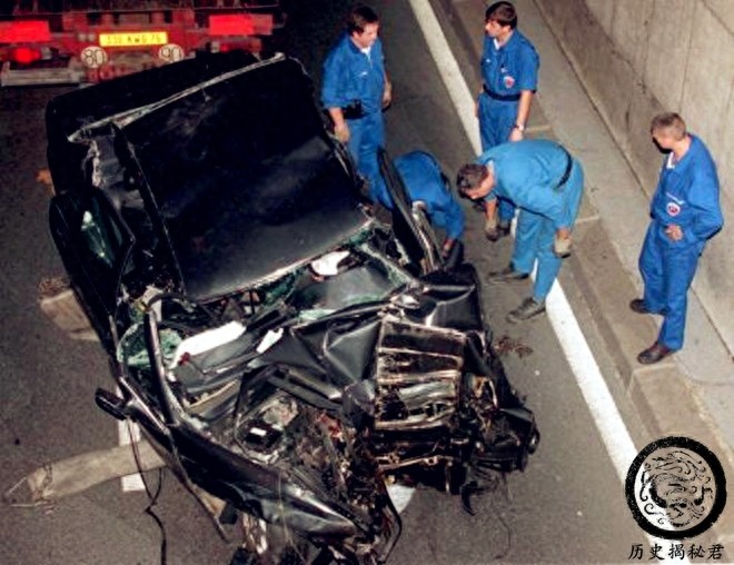 直击戴安娜王妃的葬礼：图二是车祸现场，图六查尔斯神情哀伤