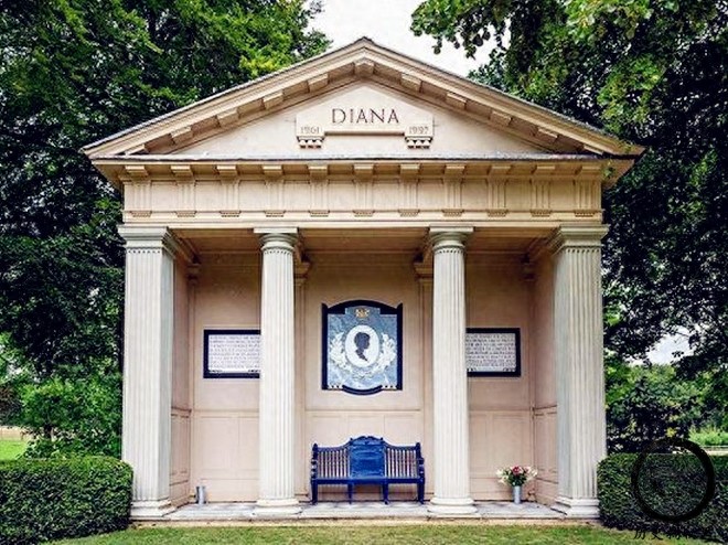 直击戴安娜王妃的葬礼：图二是车祸现场，图六查尔斯神情哀伤