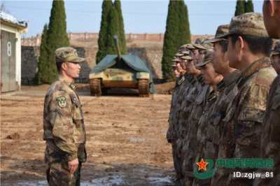 ​军营“老司机”教你考取“坦克驾照”，这4个科目你能通过吗？