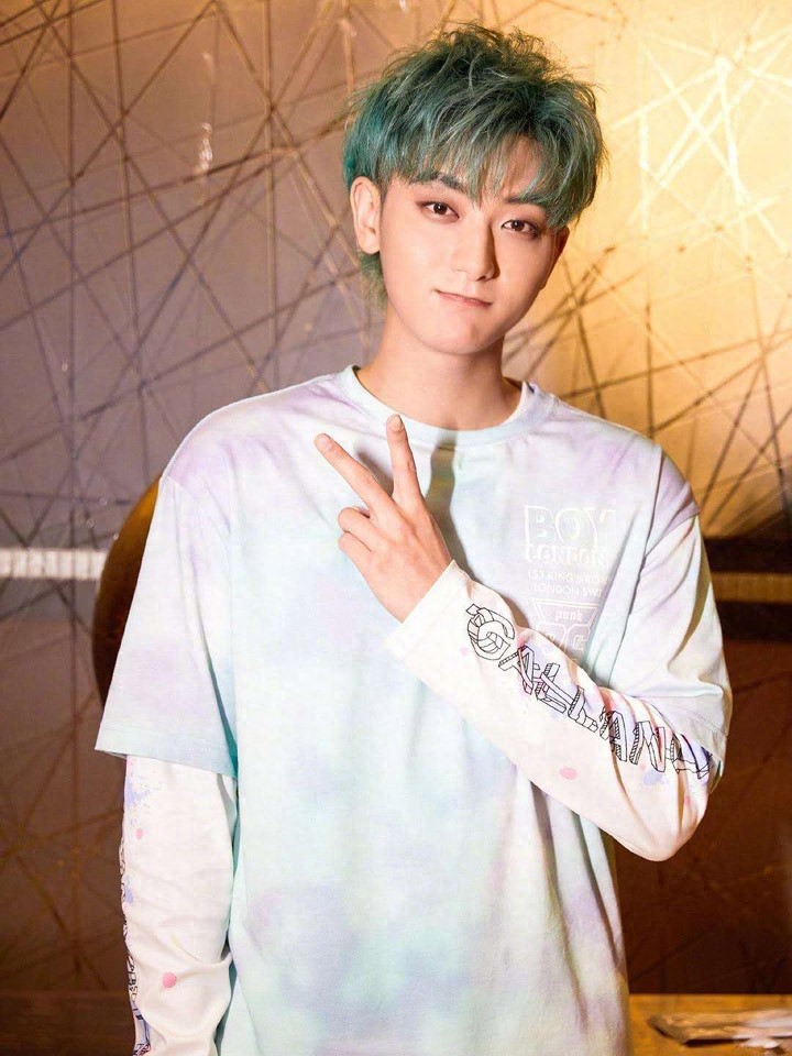 黄子韬薄荷绿发色,新发色解锁,是清凉薄荷味的韬韬没错了