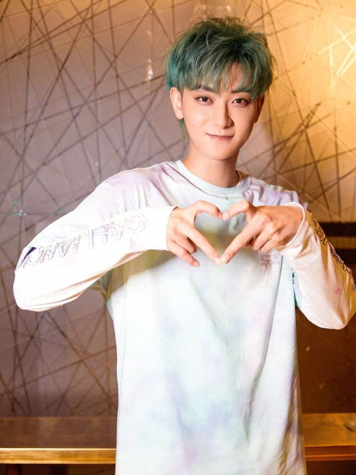 黄子韬薄荷绿发色,新发色解锁,是清凉薄荷味的韬韬没错了